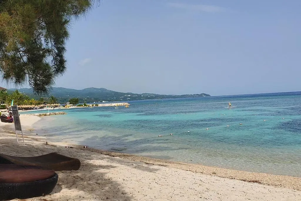 Chalet Cassie Apartment Montego Bay